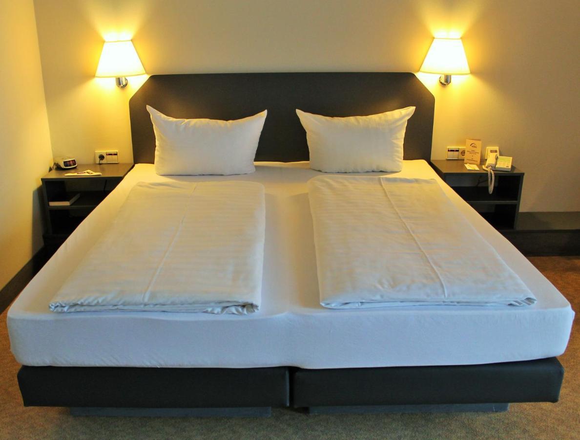 Hotel Woerth Worth an der Isar Bagian luar foto