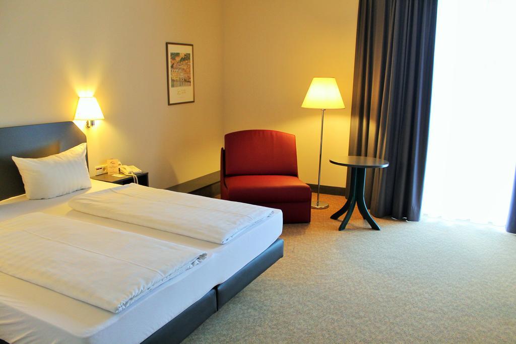 Hotel Woerth Worth an der Isar Bagian luar foto