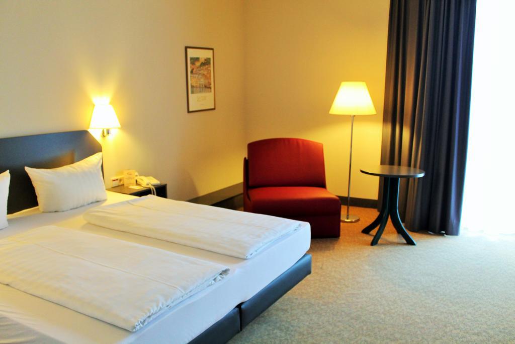 Hotel Woerth Worth an der Isar Bagian luar foto