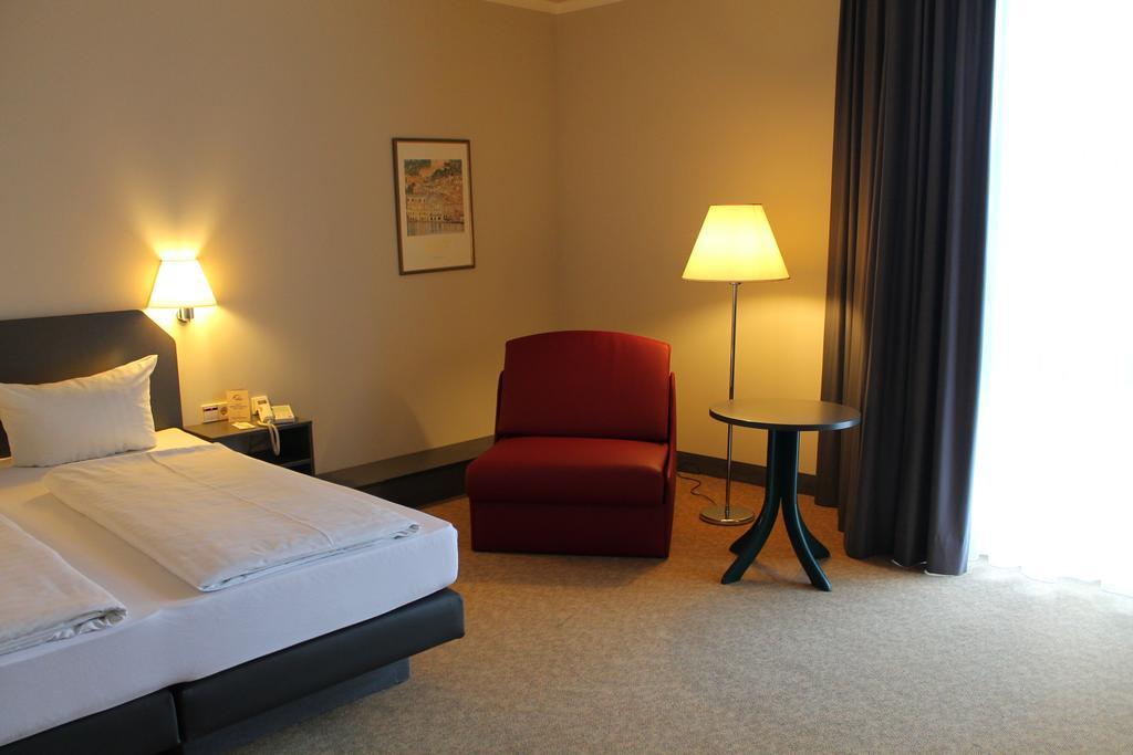 Hotel Woerth Worth an der Isar Bagian luar foto